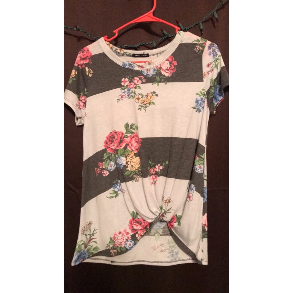 Floral Knot Top🌸✨💗